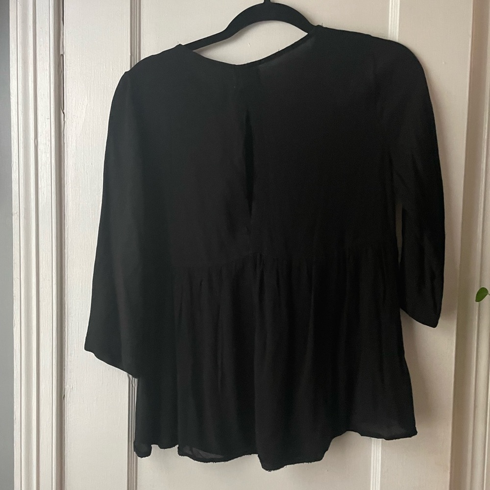Black Slit Back Top - Picture 3 of 4